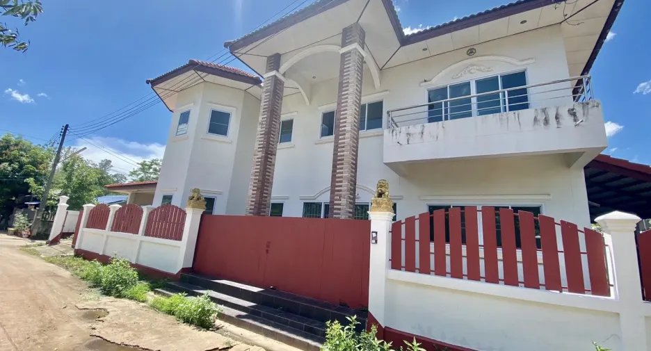 出售 4 卧室 独立屋 在 Mueang Udon Thani, Udon Thani