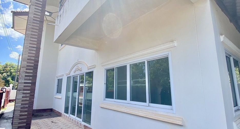 出售 4 卧室 独立屋 在 Mueang Udon Thani, Udon Thani