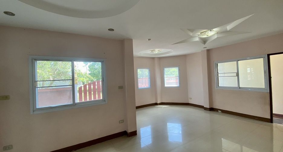 出售 4 卧室 独立屋 在 Mueang Udon Thani, Udon Thani
