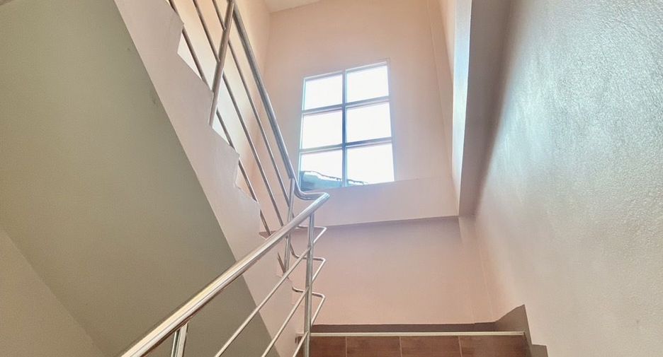 出售 4 卧室 独立屋 在 Mueang Udon Thani, Udon Thani