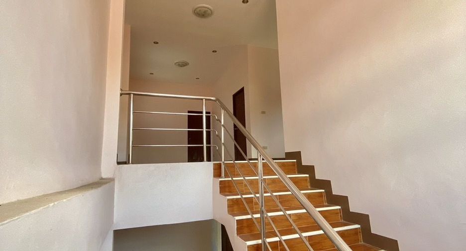 出售 4 卧室 独立屋 在 Mueang Udon Thani, Udon Thani