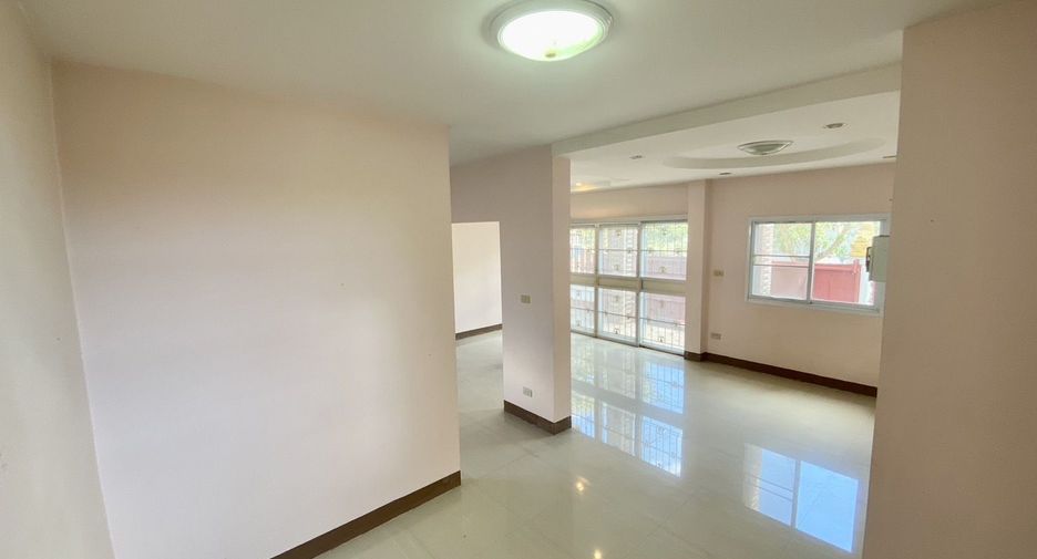 出售 4 卧室 独立屋 在 Mueang Udon Thani, Udon Thani