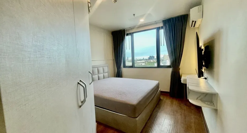 For sale and for rent 2 bedrooms condo in Huai Khwang, Bangkok