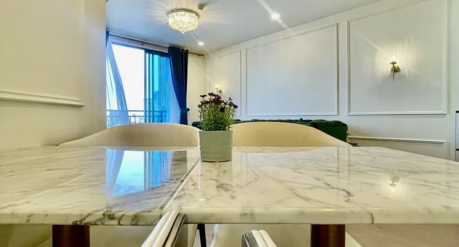For sale and for rent 2 bedrooms condo in Huai Khwang, Bangkok