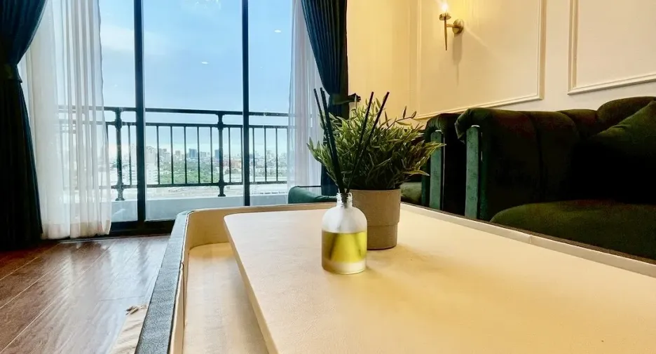For sale and for rent 2 bedrooms condo in Huai Khwang, Bangkok