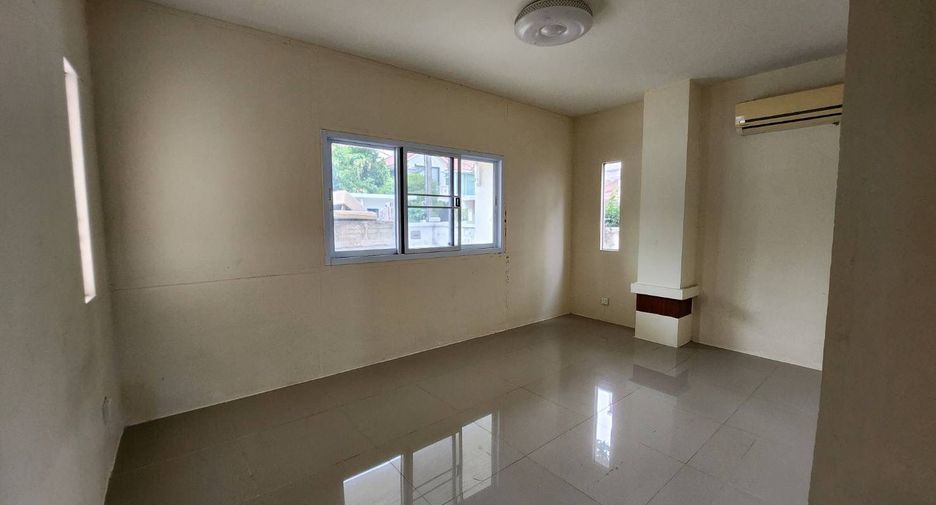 For sale 3 bedrooms house in Lat Krabang, Bangkok