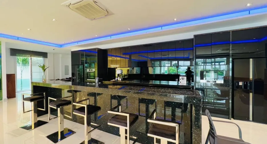 出售 和 出租 10 卧室 别墅 在 Bang Lamung, Chon Buri