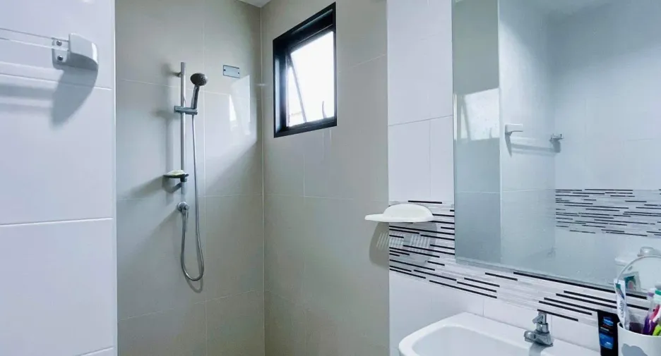 Haus zur Miete mit 3 Zimmer in Ban Pho, Chachoengsao