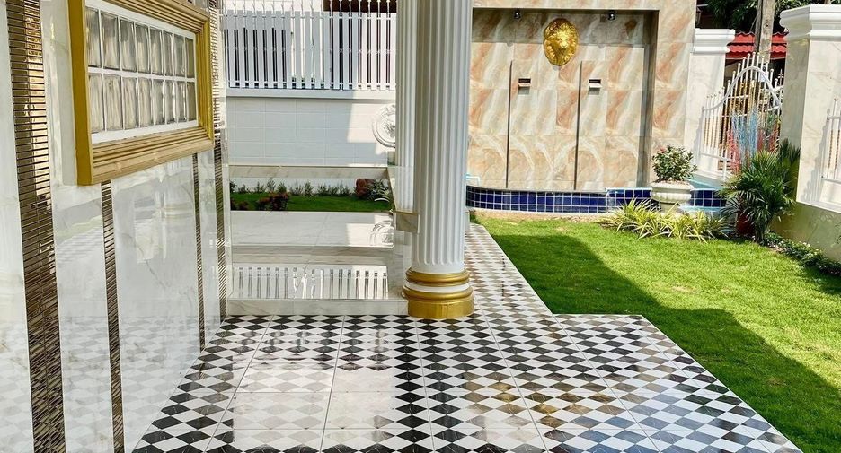 For sale そして for rent 5 ベッドルーム house in Bang Lamung, Chonburi