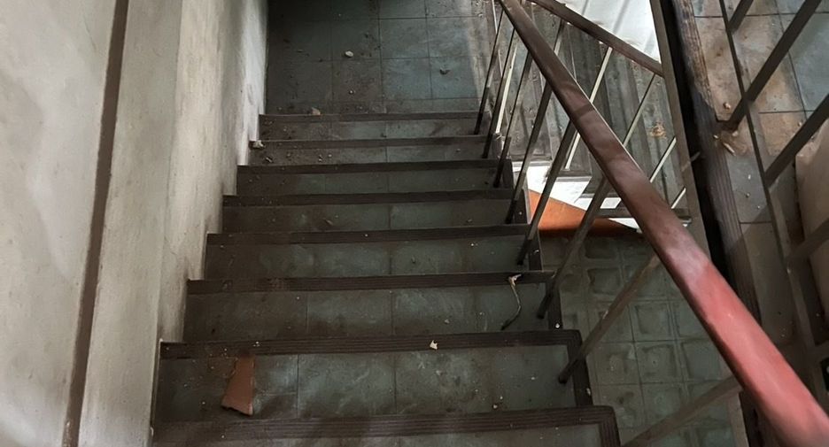 For sale and for rent 6 bedrooms townhouse in Phra Khanong, Bangkok