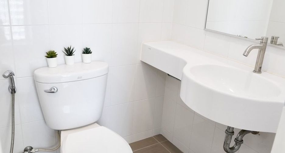 For sale 1 bed condo in Bang Kapi, Bangkok