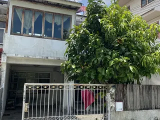 For sale and for rent 2 bedrooms townhouse in Wang Thonglang, Bangkok