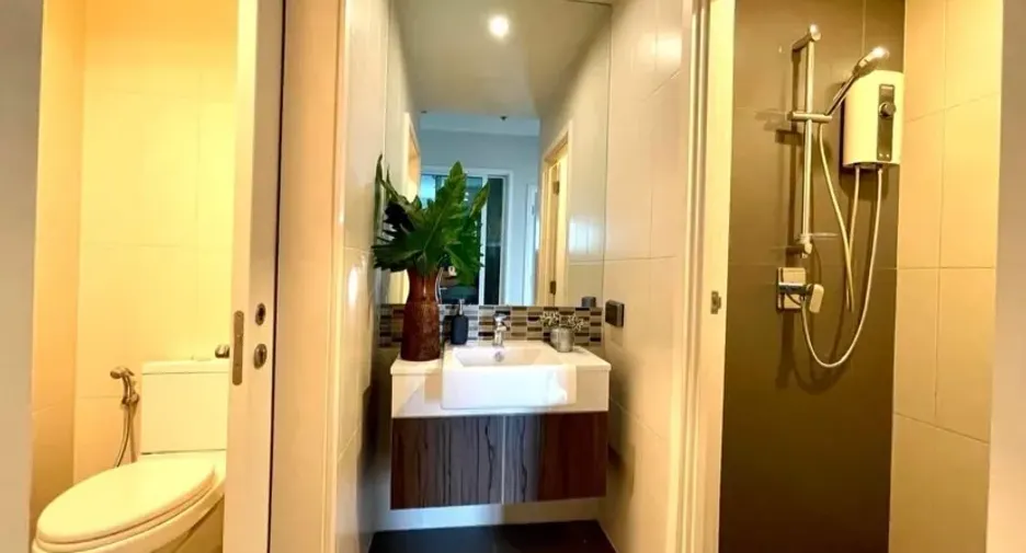 For sale and for rent 2 bedrooms condo in Phaya Thai, Bangkok