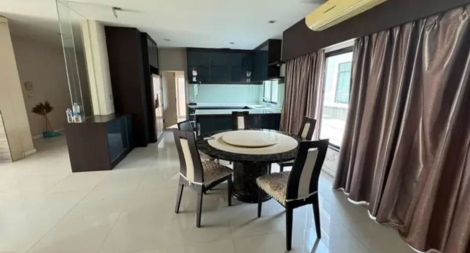 Casa en alquiler de 3 habitaciones en Mueang Samut Sakhon, Samut Sakhon