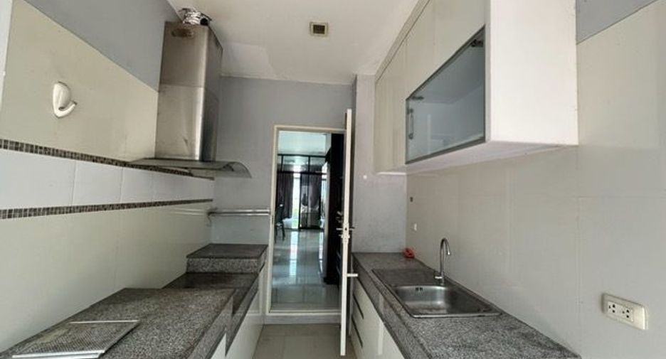 For rent 3 ベッドルーム house in Mueang Samut Sakhon, Samut Sakhon