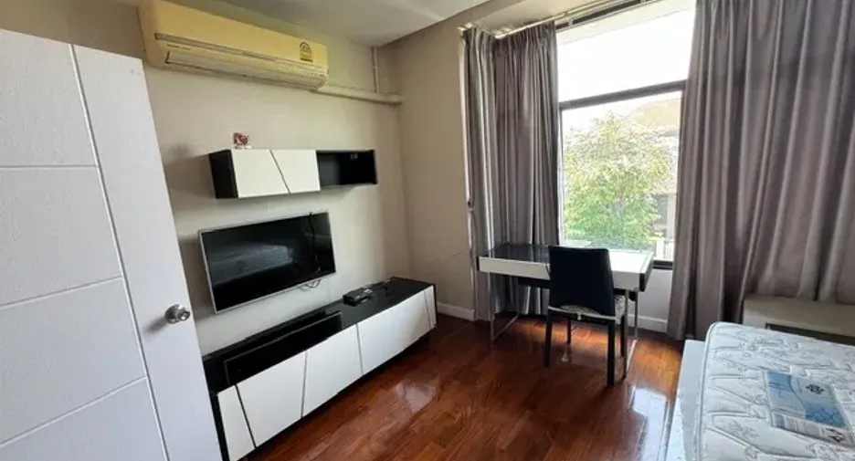 Casa en alquiler de 3 habitaciones en Mueang Samut Sakhon, Samut Sakhon