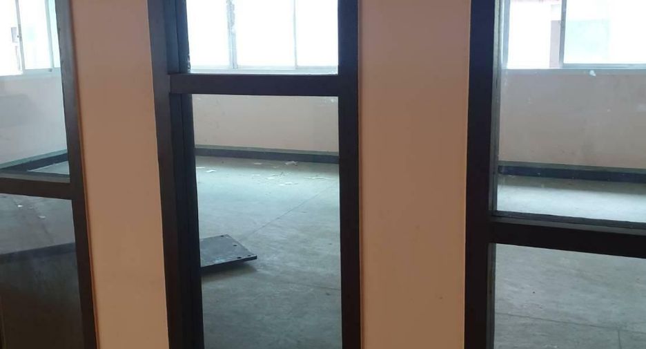 For sale そして for rent 6 ベッドルーム townhouse in Khlong Toei, Bangkok