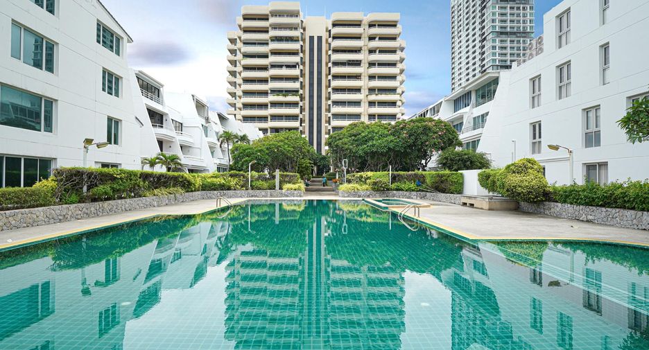 For rent 3 bedrooms condo in Jomtien, Pattaya