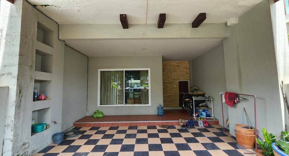 For sale 3 bedrooms townhouse in Yan Nawa, Bangkok