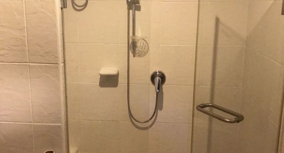 For sale 3 bedrooms townhouse in Yan Nawa, Bangkok