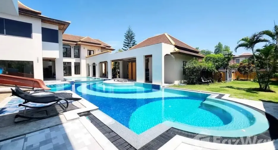 For rent 8 bedrooms villa in Bang Lamung, Chonburi