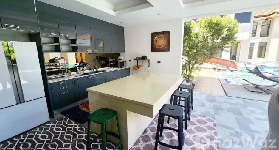 For rent 8 bedrooms villa in Bang Lamung, Chonburi
