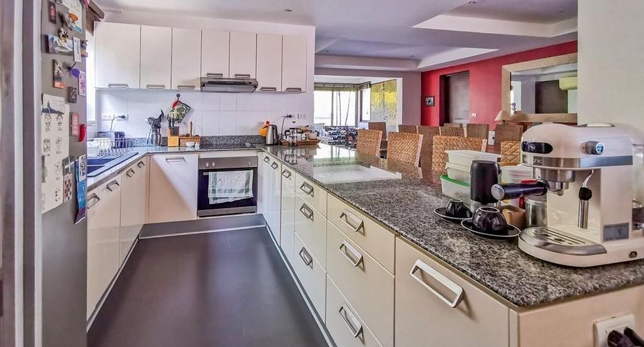 For sale 4 bedrooms villa in Thalang, Phuket