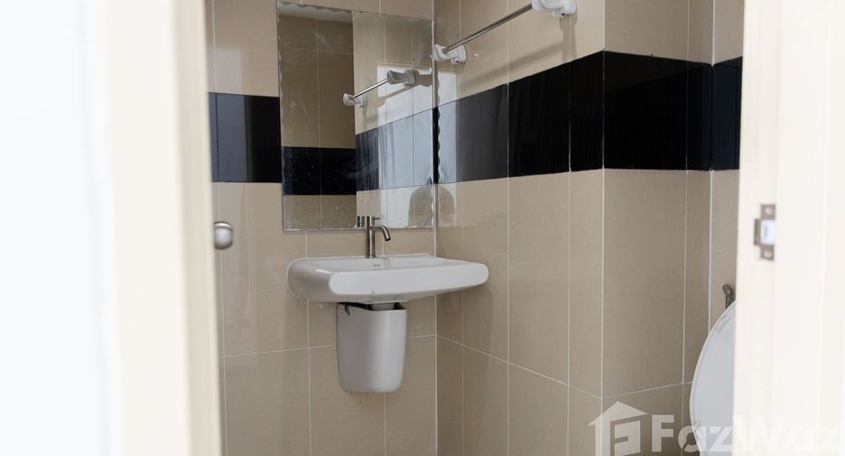 For sale 1 bed condo in Lat Krabang, Bangkok