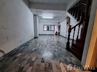 出售 2 卧室 联排别墅 在 Khlong Sam Wa, 曼谷