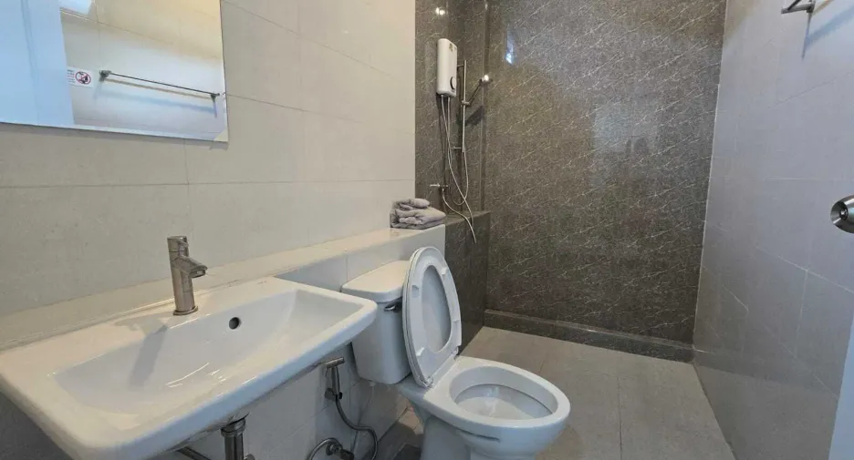 For rent 1 bed townhouse in Mueang Phuket, Phuket