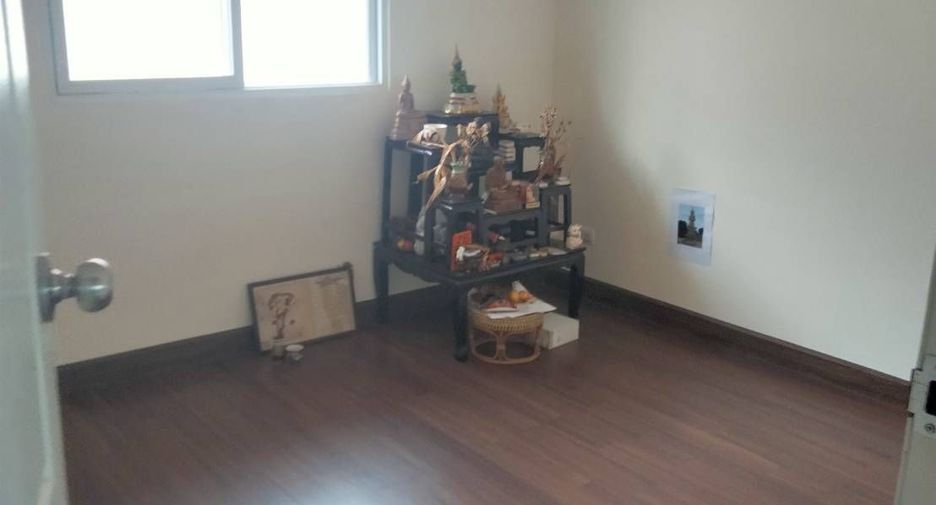 Reihenhaus zum Kauf mit 4 Zimmer in Phra Samut Chedi, Samut Prakan