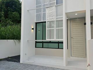 出售 2 卧室 联排别墅 在 Phuket Town, 普吉