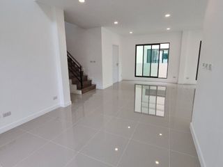 出售 3 卧室 独立屋 在 Bang Phli, Samut Prakan