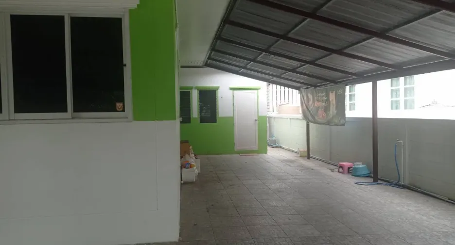 Haus zum Kauf mit 4 Zimmer in Mueang Suphanburi, Suphan Buri