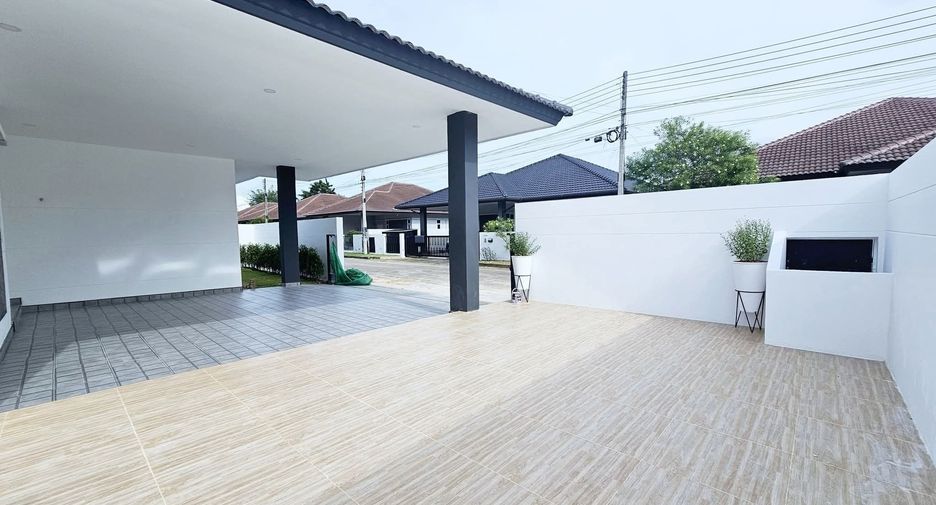For sale 3 bedrooms villa in Bang Lamung, Chonburi
