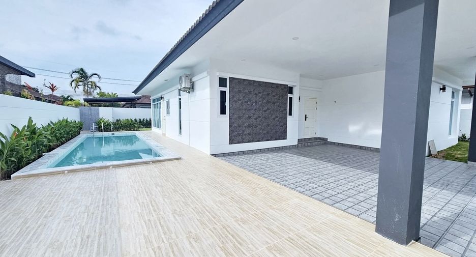 For sale 3 bedrooms villa in Bang Lamung, Chonburi