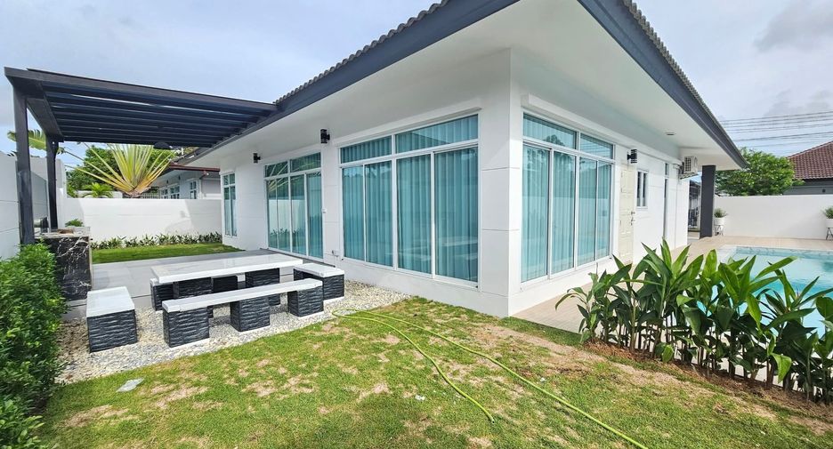 For sale 3 bedrooms villa in Bang Lamung, Chonburi
