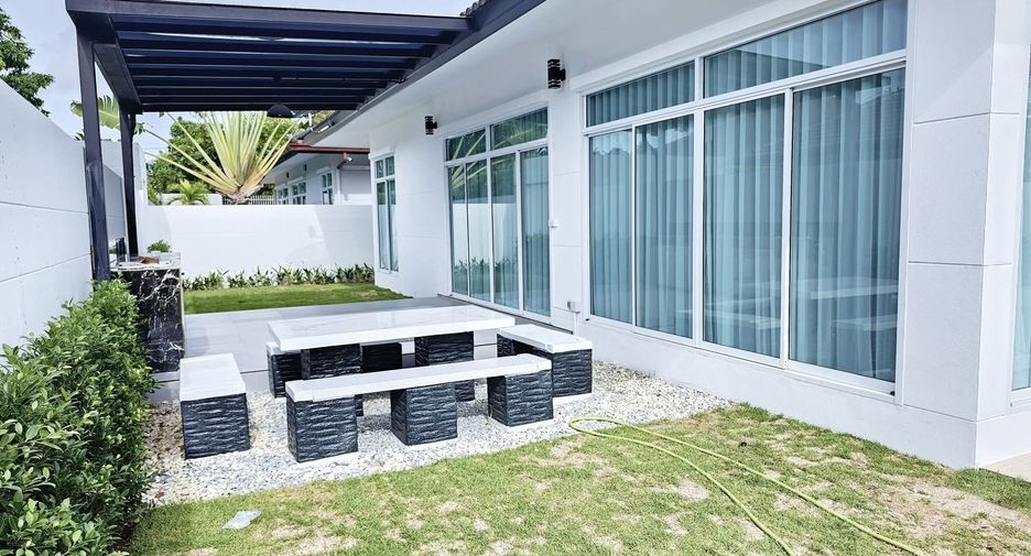 For sale 3 bedrooms villa in Bang Lamung, Chonburi