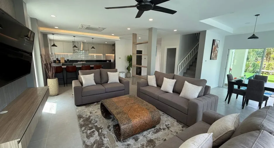 Villa en alquiler de 5 habitaciones en Bang Lamung, Chonburi
