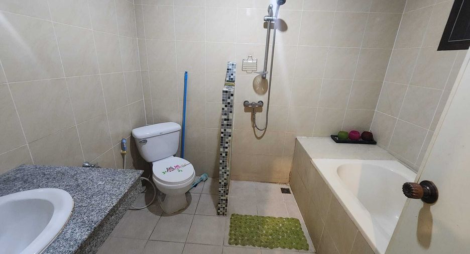 Casa en alquiler de 3 habitaciones en Jomtien, Pattaya