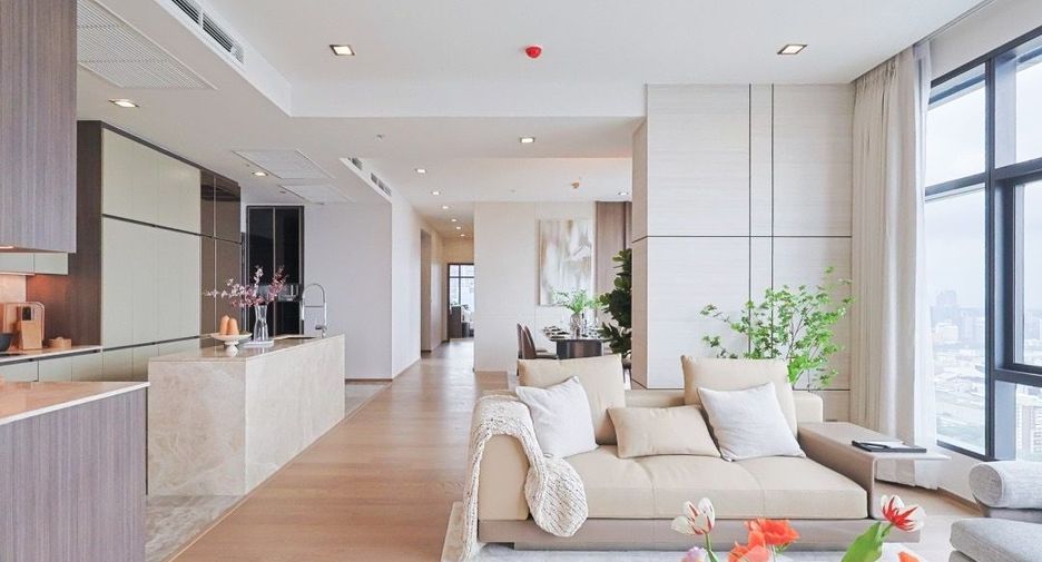 For sale 3 bedrooms condo in Ratchathewi, Bangkok