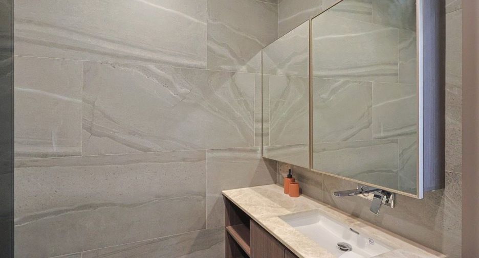 For sale 3 bedrooms condo in Ratchathewi, Bangkok