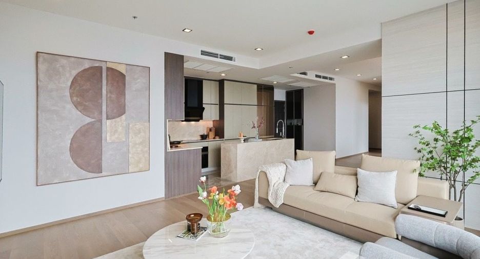 For sale 3 bedrooms condo in Ratchathewi, Bangkok