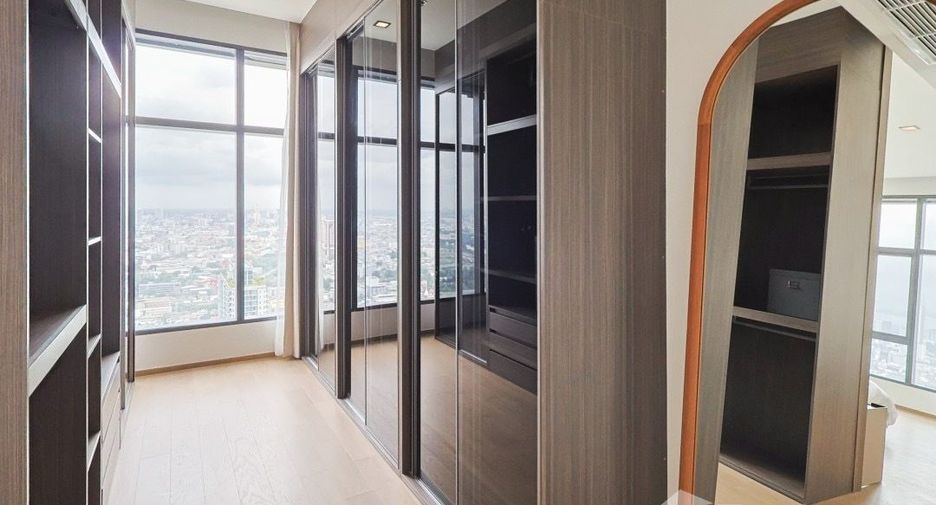 For sale 3 bedrooms condo in Ratchathewi, Bangkok