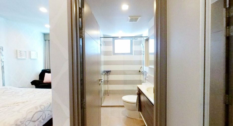 Condo en alquiler y en venta de 1 habitaciones en Watthana, Bangkok