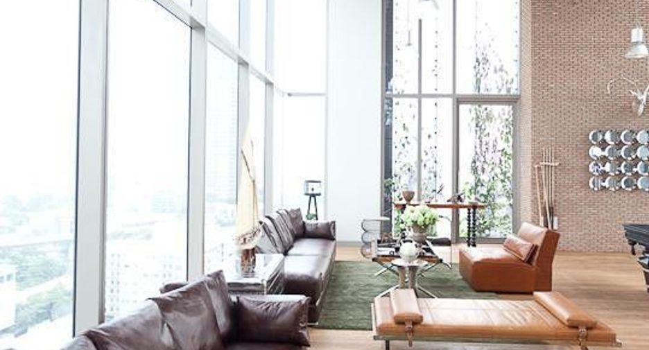 For sale 2 ベッドルーム condo in Khlong Toei, Bangkok