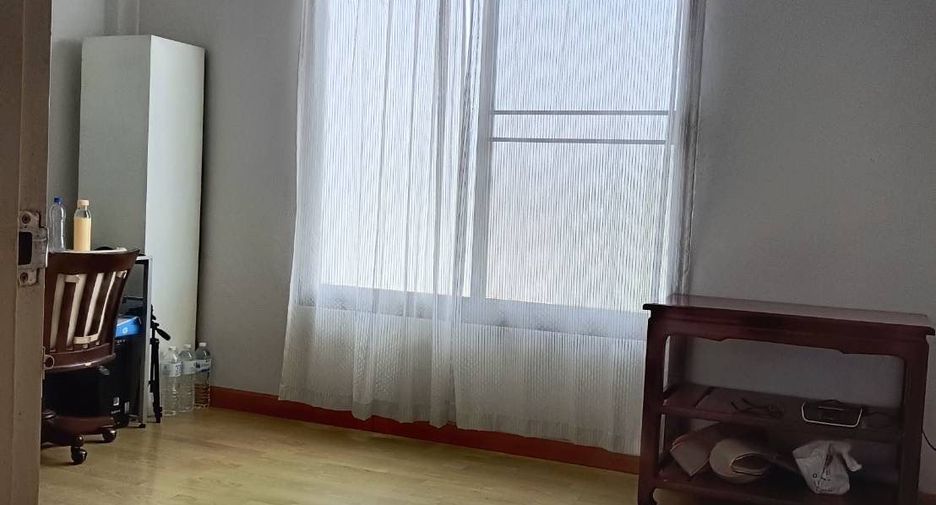 Продажа 3 спальни таунхаус в Чом Тхонг, Бангкок