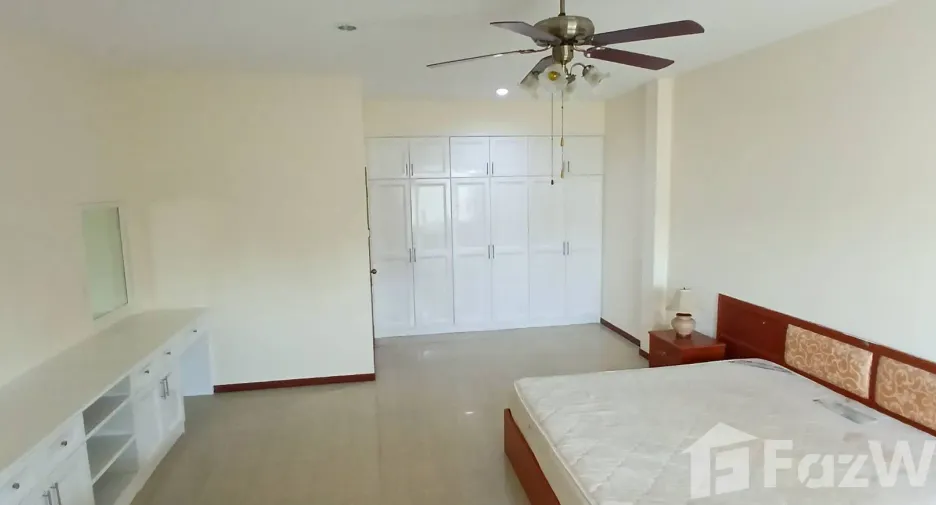 For sale 5 bedrooms villa in Bang Lamung, Chonburi