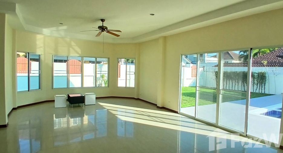 For sale 5 bedrooms villa in Bang Lamung, Chonburi