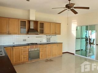 Villa zum Kauf mit 5 Zimmer in Bang Lamung, Chonburi